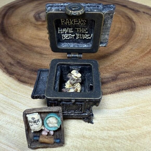 Vintage Boyds Bears Aunt Becky's Cast Iron Stove w/Biscuit McNibble Treasure Box - Picture 3 of 9
